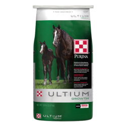 Purina Ultium Growth. Green feed bag.
